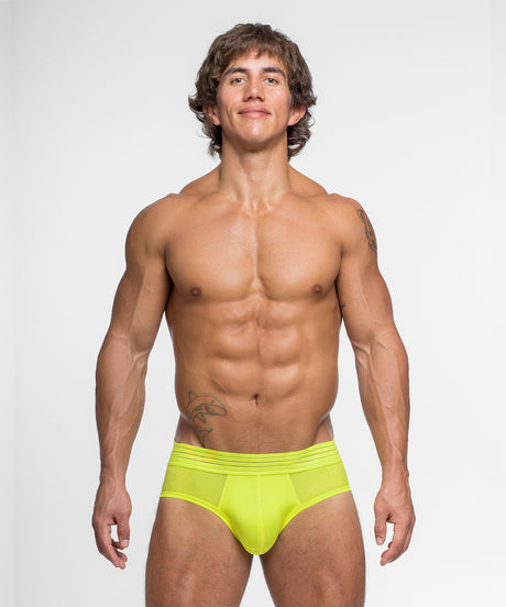 SEXY NIGHTS WEEKEND Package Brief Sexy Yellow